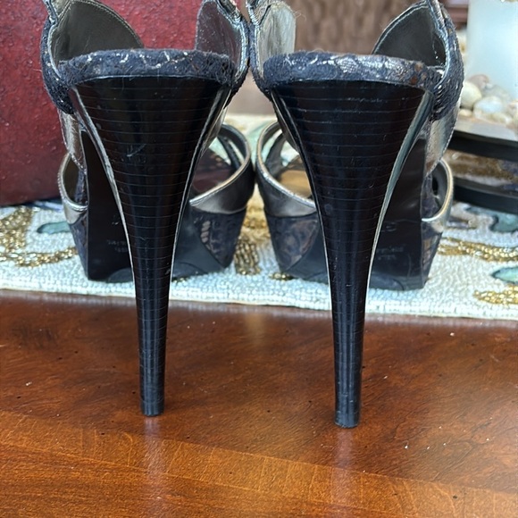 GUESS Genuine Leather Black Metallic Pewter Snakeskin Slingback Platform Heels - Picture 11 of 15